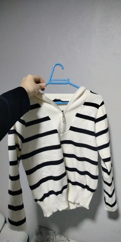 Customer photo review of Carmen - Chaqueta de Punto Suave con Diseño de Rayas Horizontales