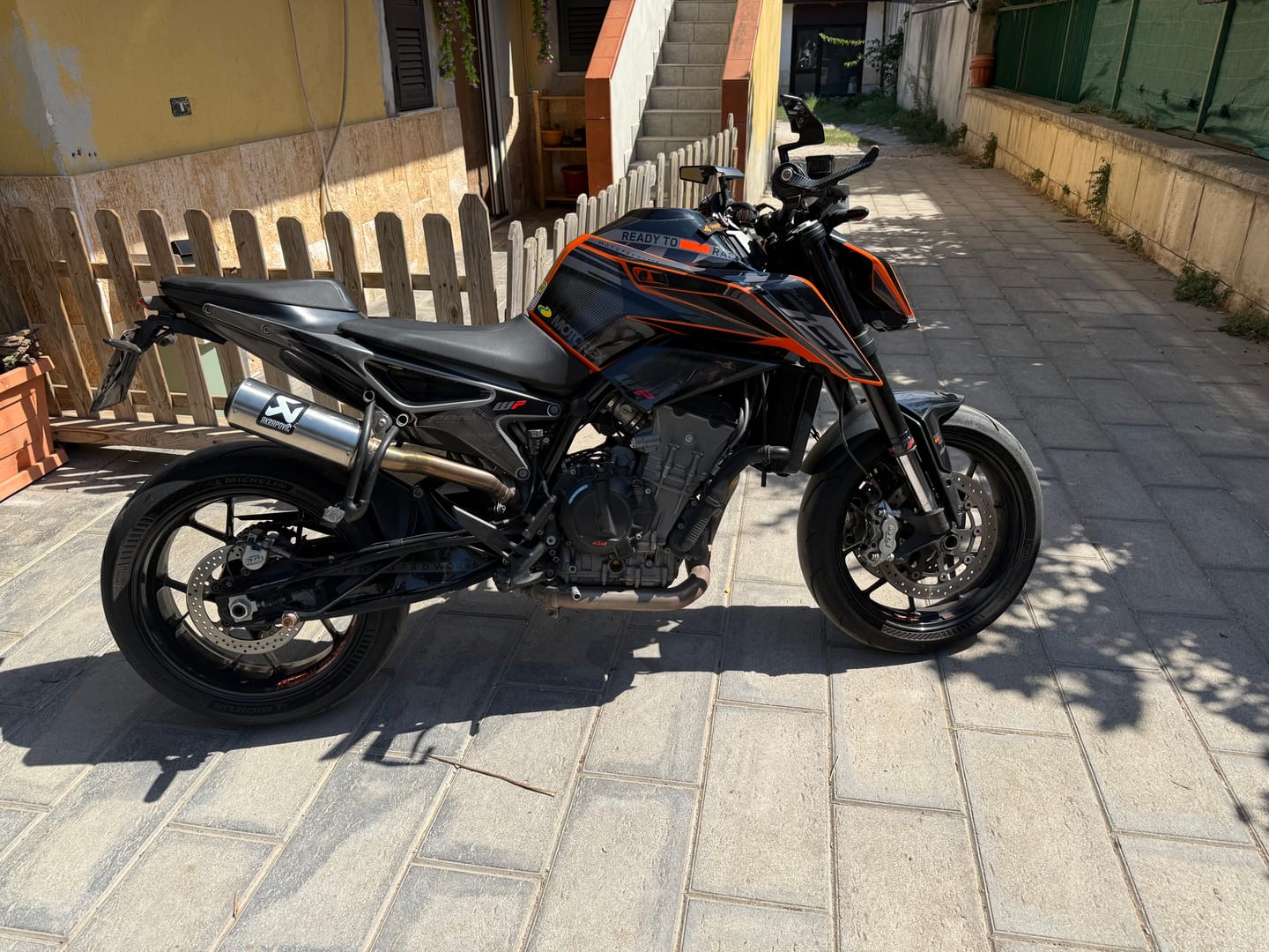Customer photo review of KTM 790/890 Duke GRAPHICS - "Scalpel" (Black)