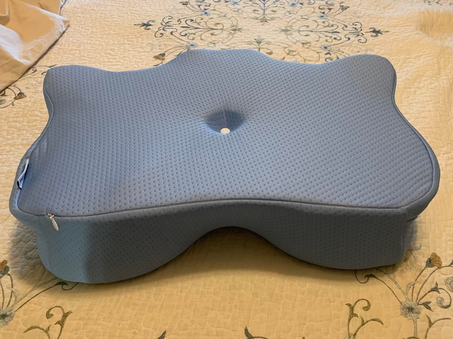 Customer photo review of Ergonomisches Nackenstützkissen ErgoContour