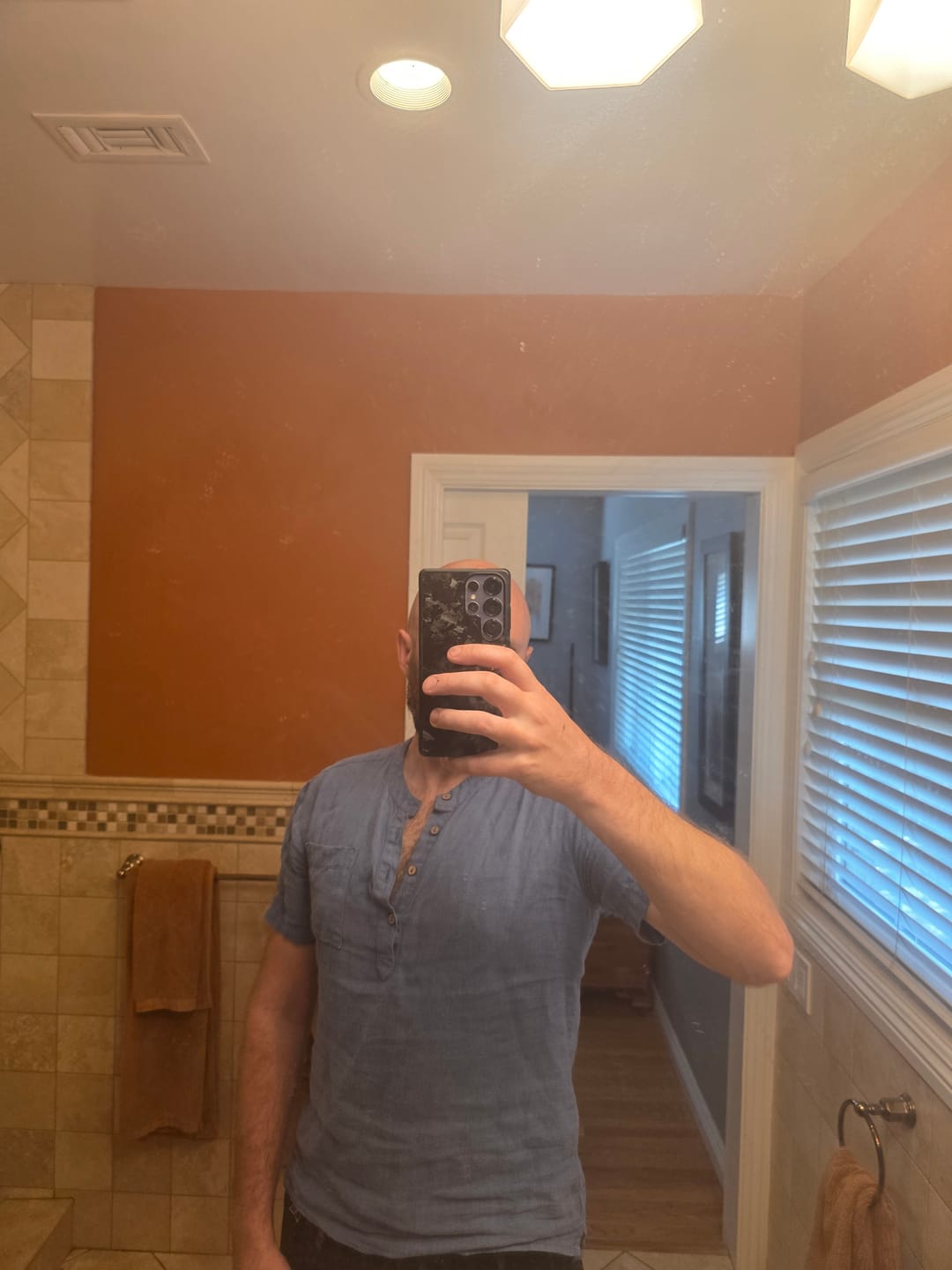 Customer photo review of Short Sleeve Men's Linen Top