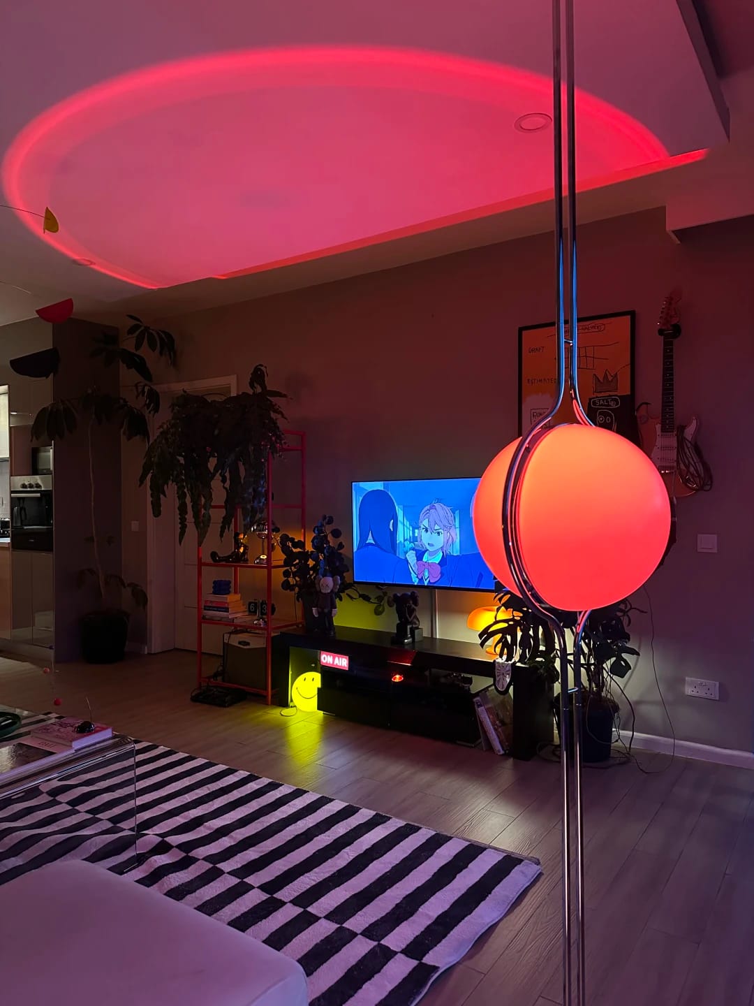 Customer photo review of Tension Pole Floor Lamp for Living Room, 250 to 280 cm