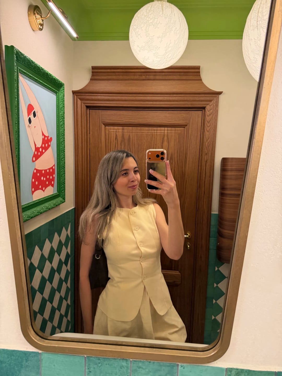Customer photo review of Conjunto de Dos Piezas Irene - Top sin Mangas y Falda Corta