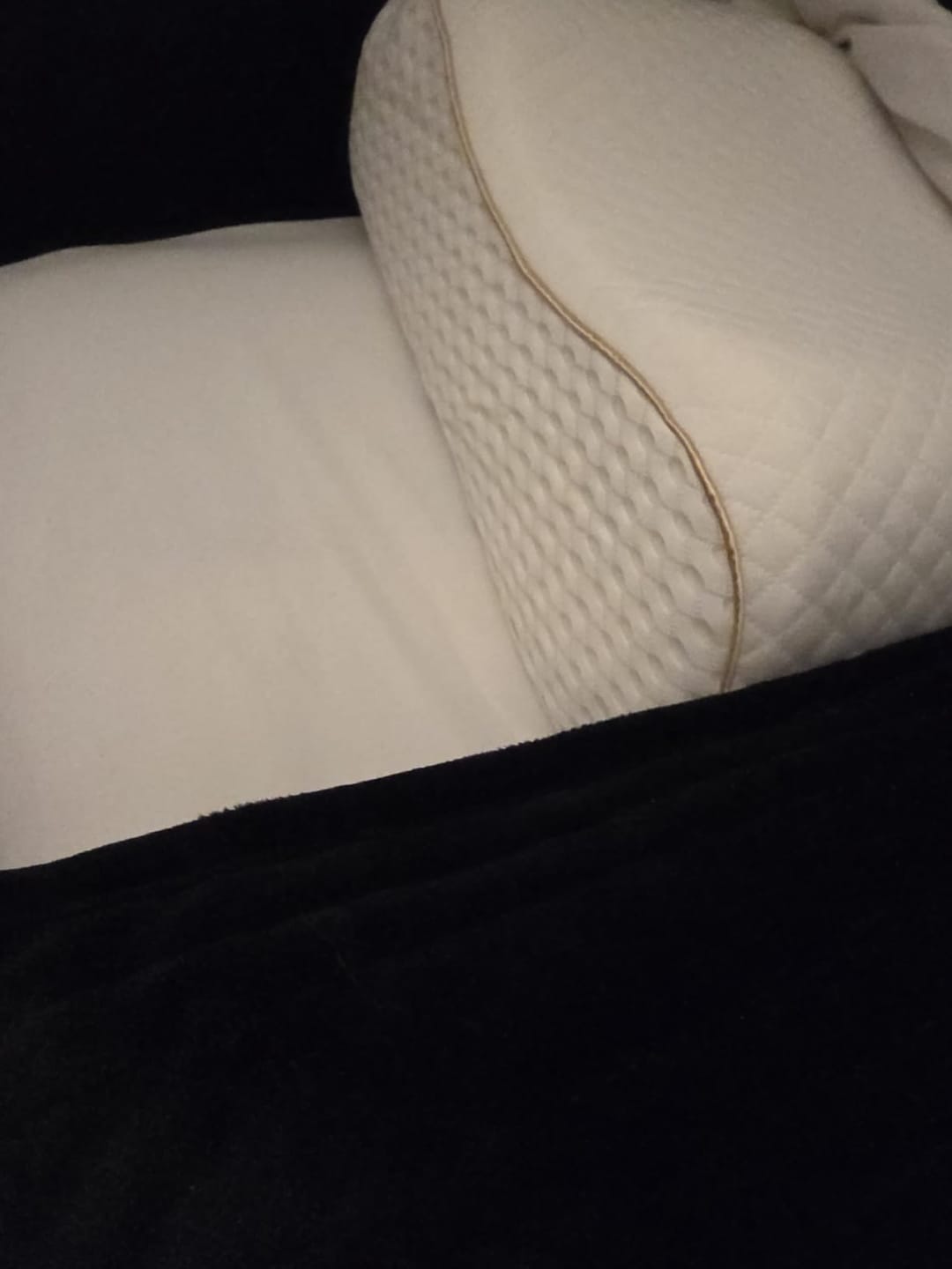 Customer photo review of Ergonomisches Nackenstützkissen ErgoFlex – Höhenverstellbar