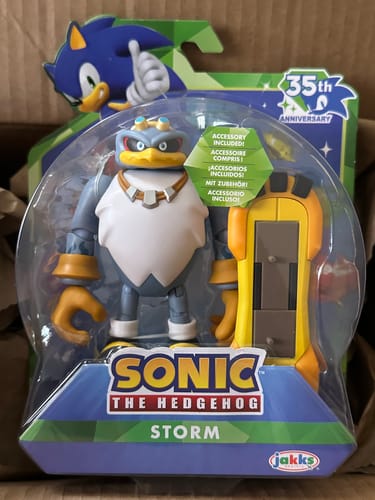 Customer's new Storm 4-Inch Action Figure in original Sonic 35th Anniversary packaging with included yellow accessory.