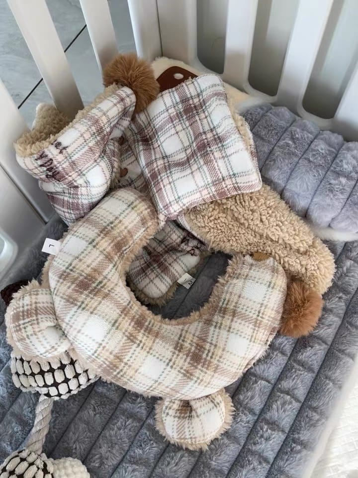 Customer photo review of Cloud-Like Pet Blanket Pillow Combo