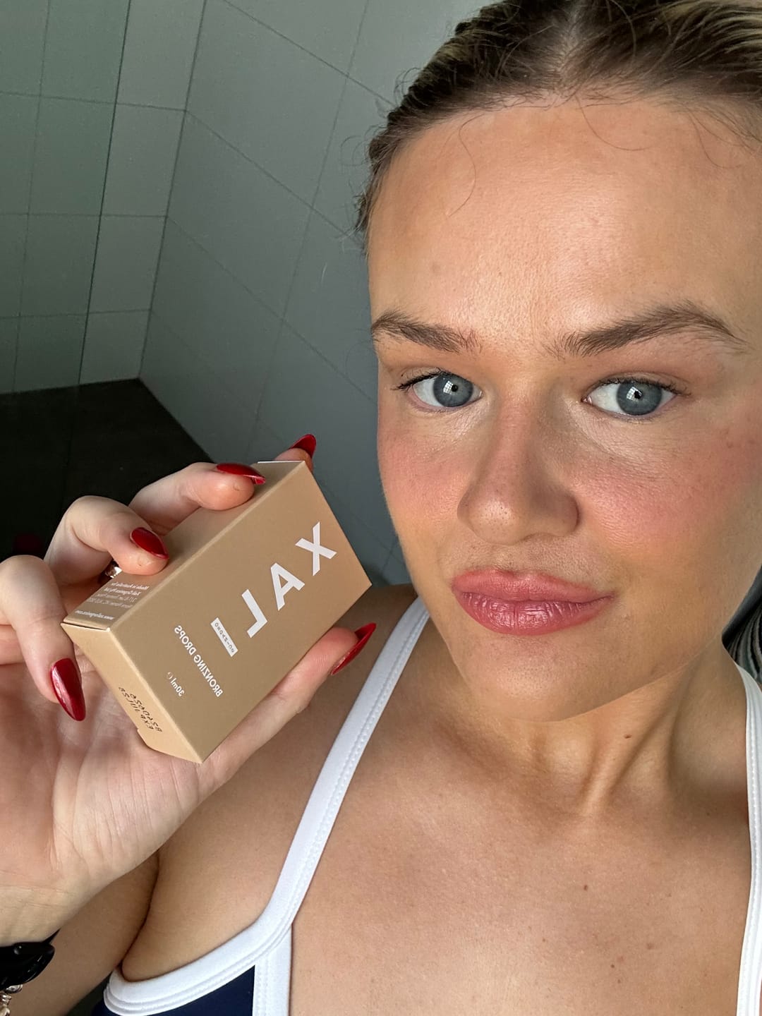 Customer photo review of SKIN-BOOSTING BRONZING DROPS