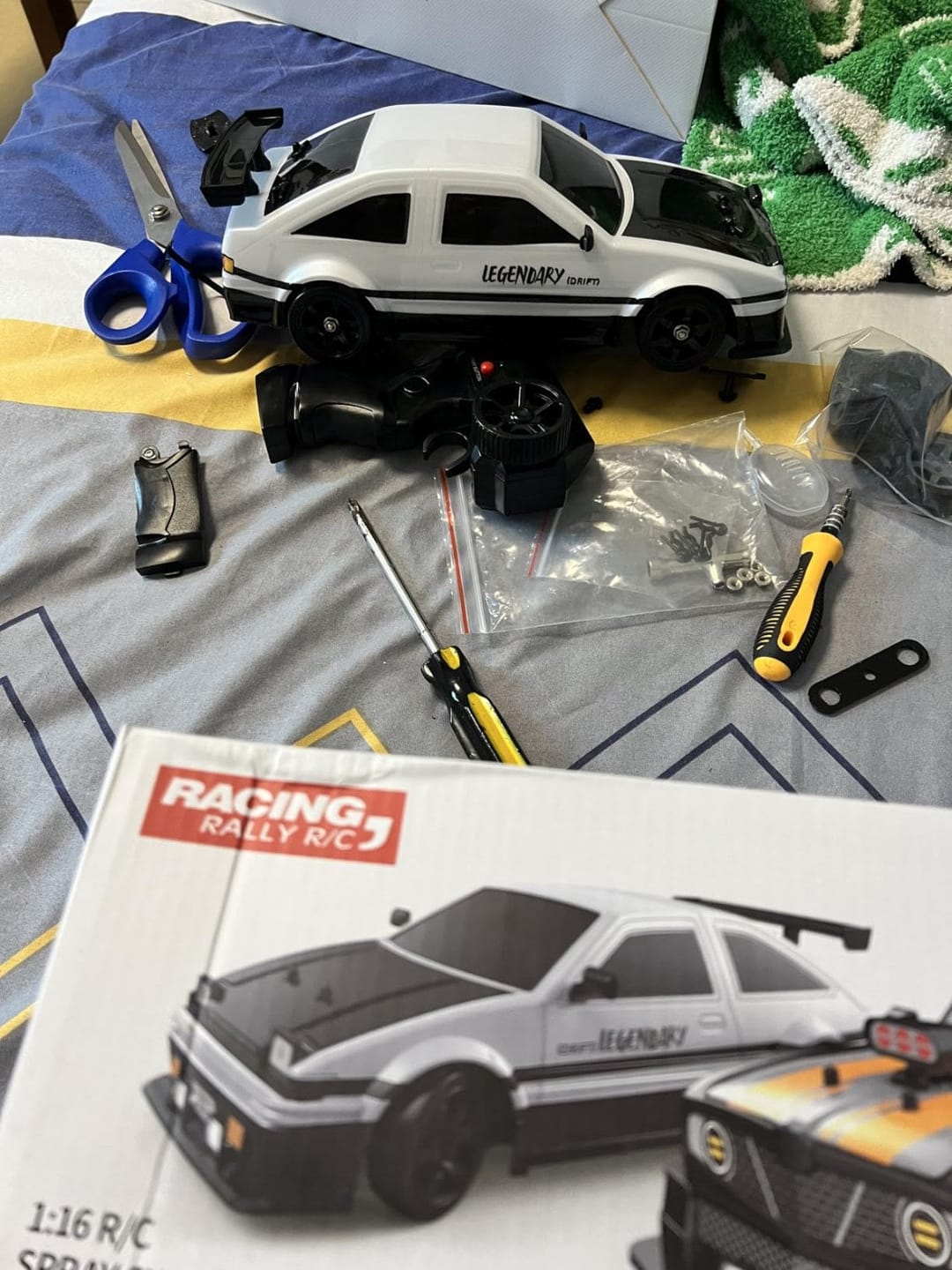 Customer photo review of RC Drift Auto mit Auspuff Ferngesteuertes Auto | 1:16 Maßstab Raucheffekt Wiederaufladbar Kinder