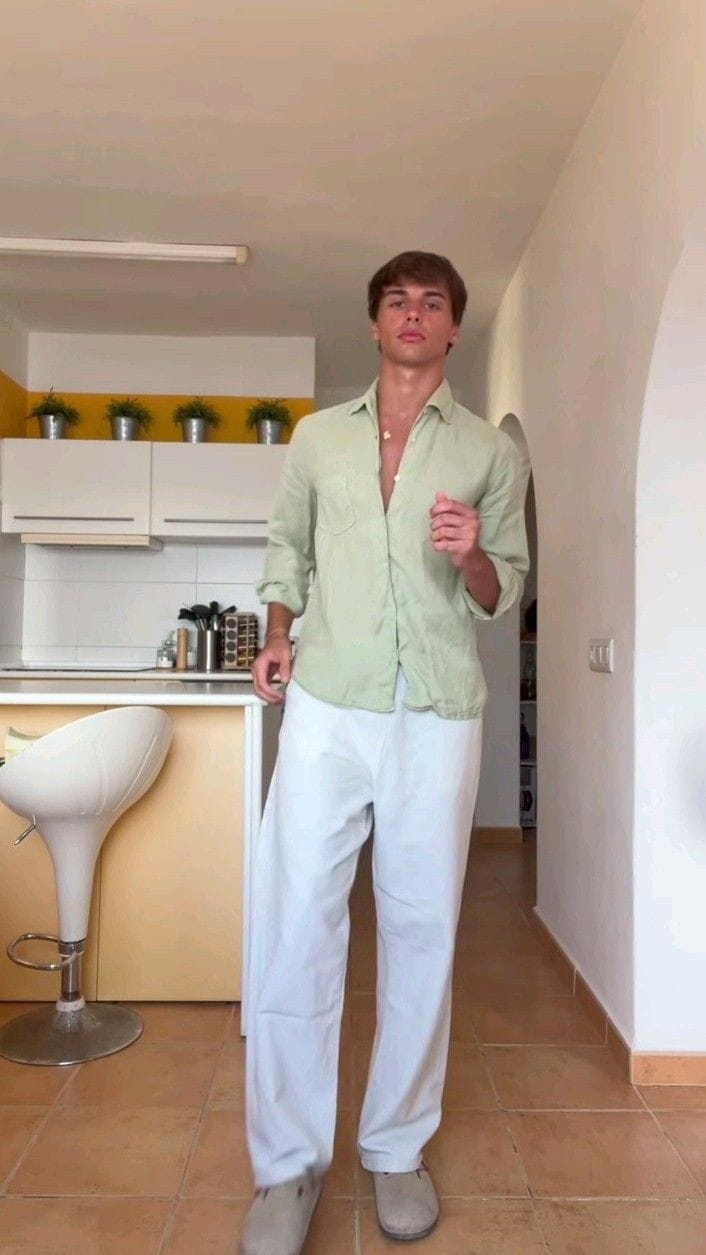 Customer photo review of Liver - Linen Shirt