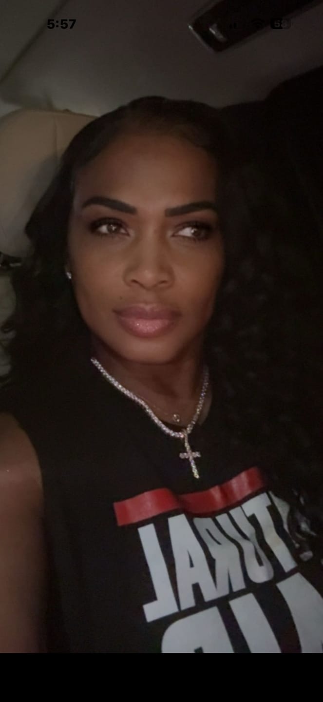 Customer photo review of Natural Hair Gang T-shirt (Blk)