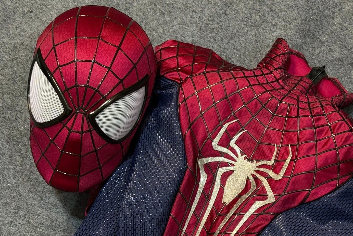 Customer photo review of The Amazing Spider-Man Costume Replica Wearable Suit (Replica Grade)(Screen Printed)