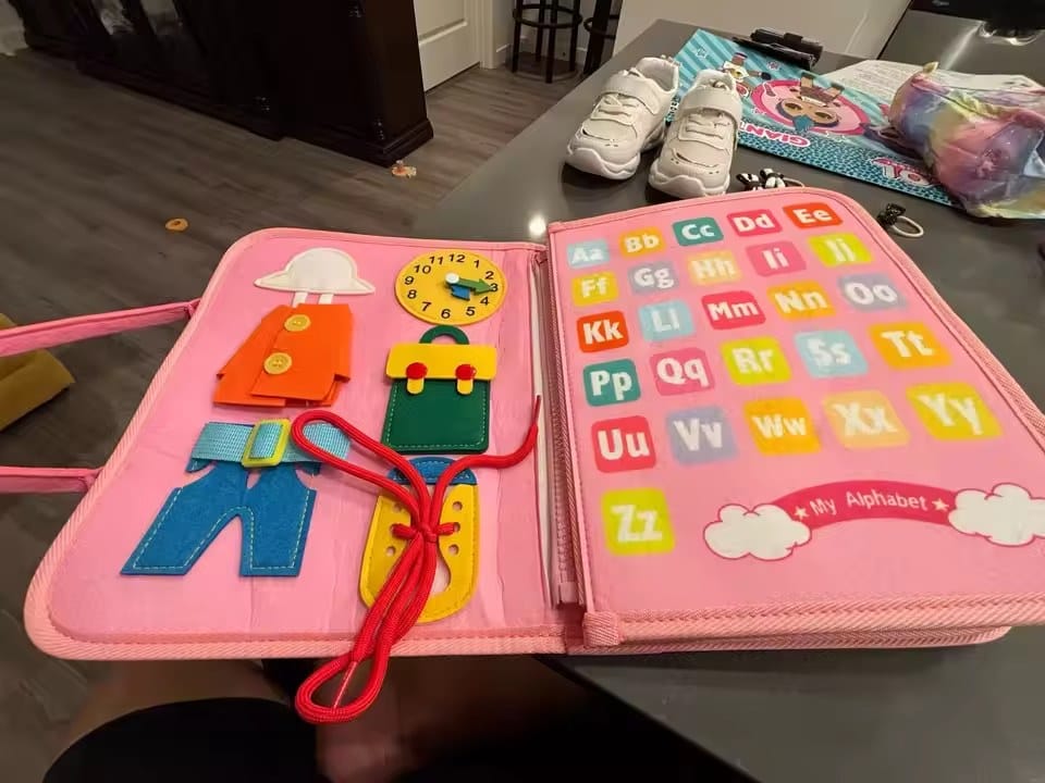 Customer photo review of Montessori Busy Book Kleinkind | Aktivitätsbuch Feinmotorik Lernspielzeug Selbstständigkeit