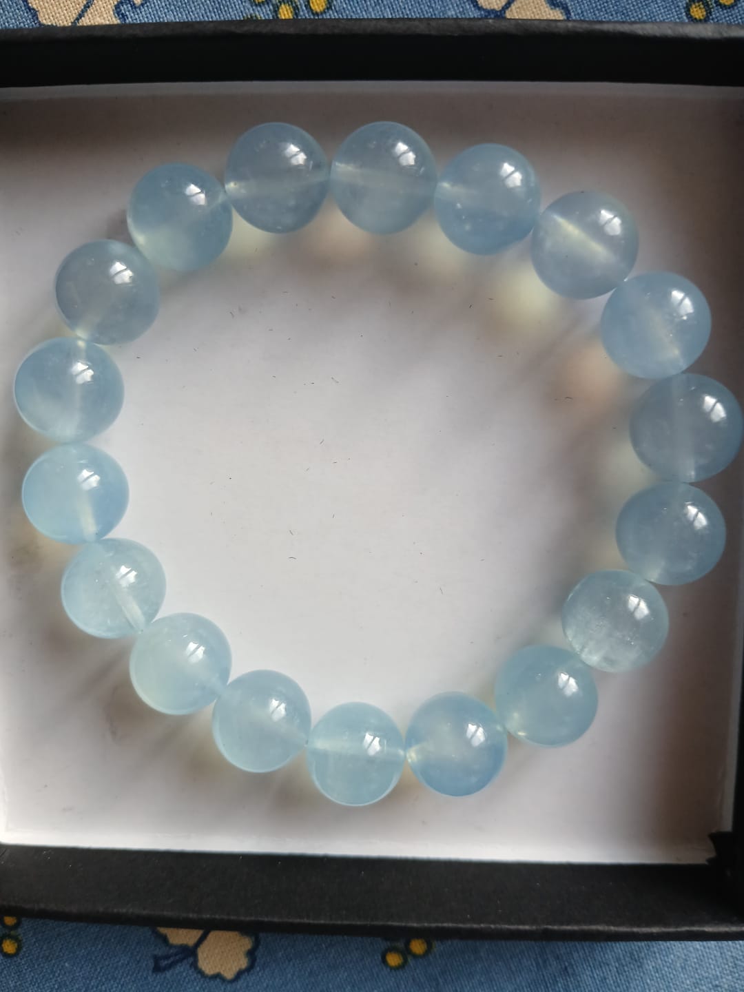 Customer photo review of Bracelet en Aigue Marine 10mm
