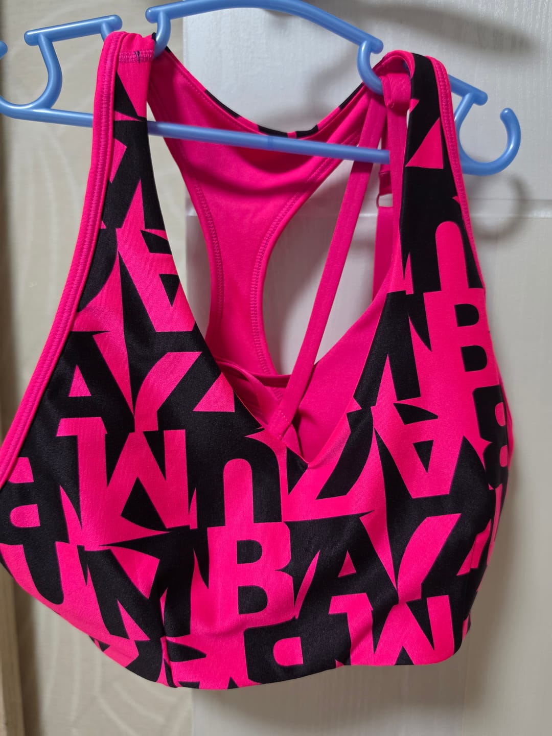 Customer photo review of Ultrabright Reversible ZW Racerback V-Bra