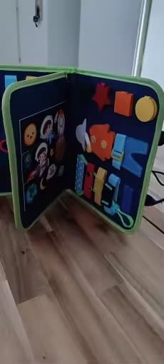 Customer photo review of Montessori Busy Book Kleinkind | Aktivitätsbuch Feinmotorik Lernspielzeug Selbstständigkeit