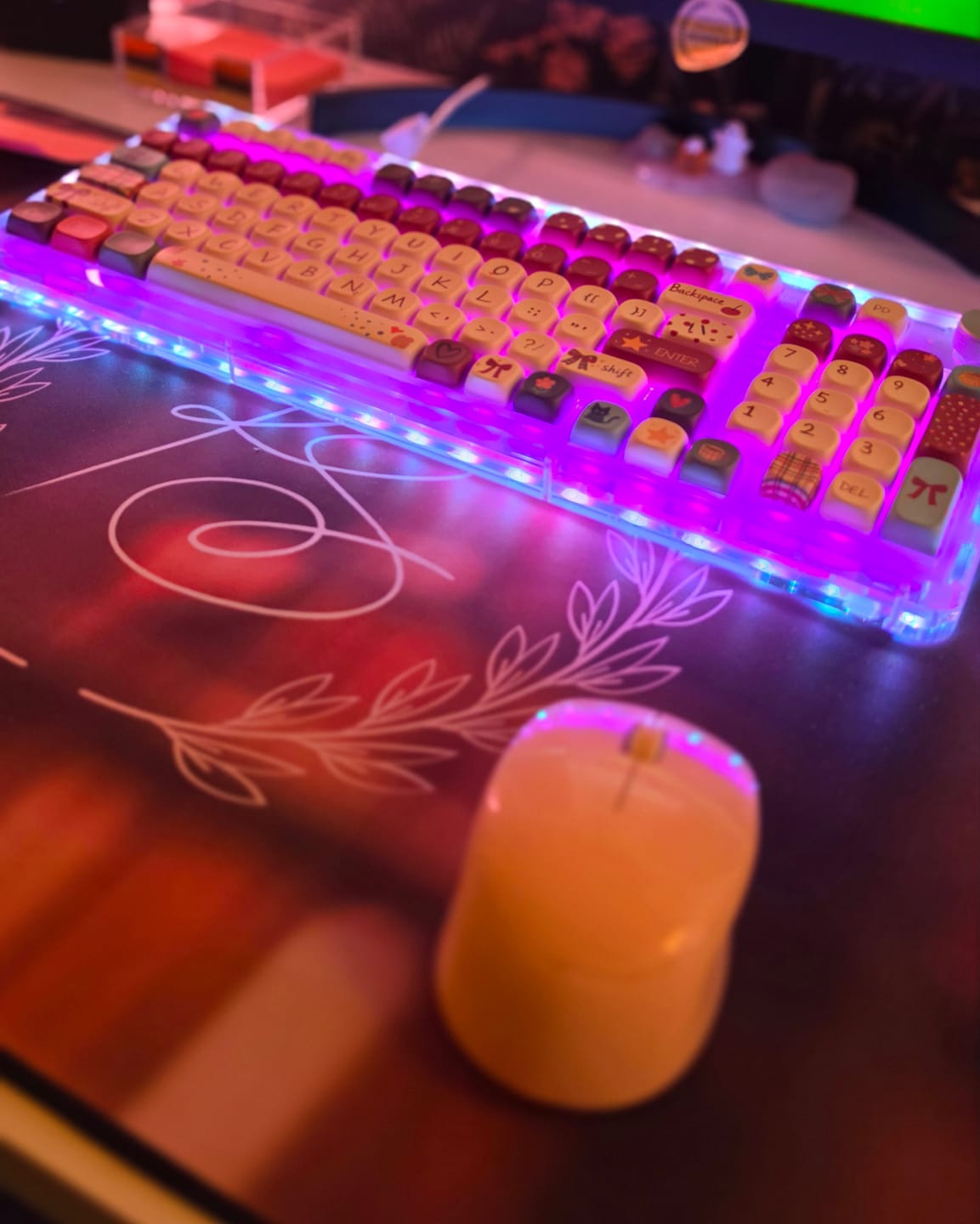 Customer photo review of KiiBOOM All My Faves Keycap Set