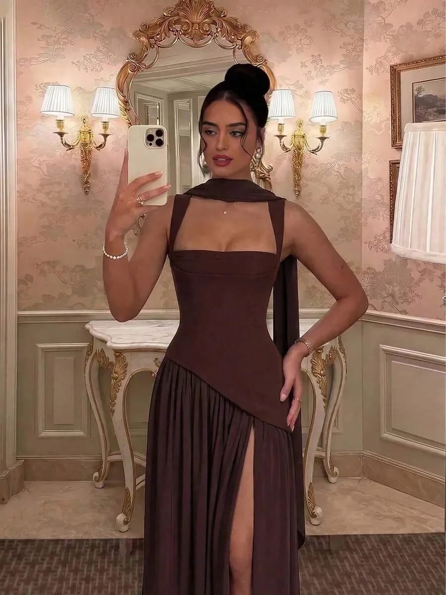 Customer photo review of Camila - Vestido Largo Elegante con Abertura, Hombros Descubiertos y Tirantes Finos