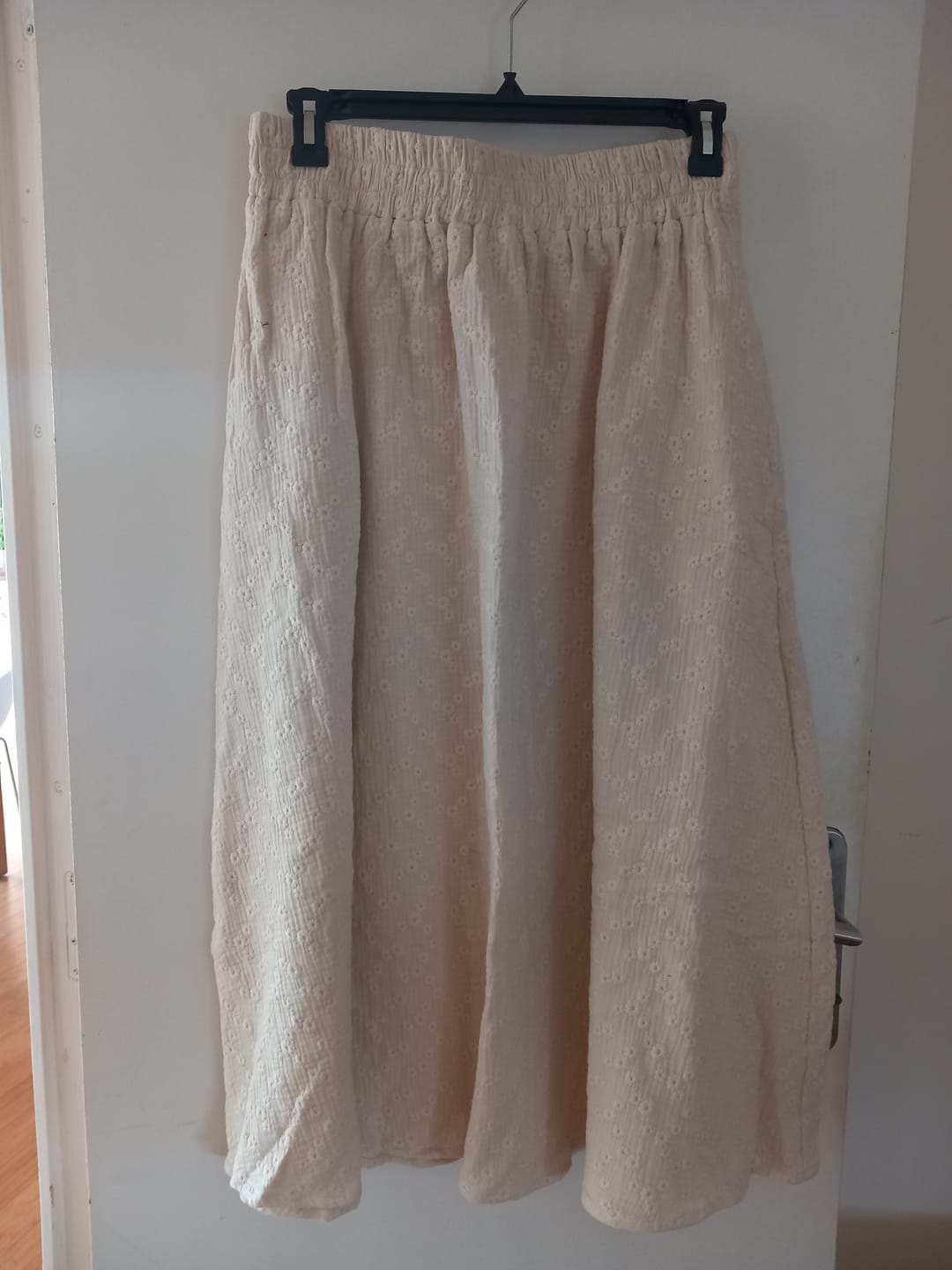 Customer photo review of Jupe Tao — Double gaze de coton ivoire brodée