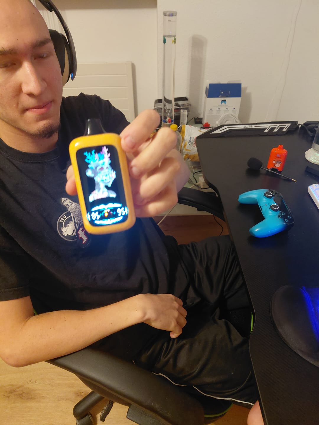 Customer photo review of Fumot Tornado Vape Leopard 40000