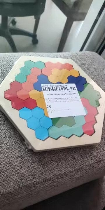 Customer photo review of Holz Hexagon Puzzle Lernspielzeug | Kognitives Motorikspiel Geometrie Kleinkind