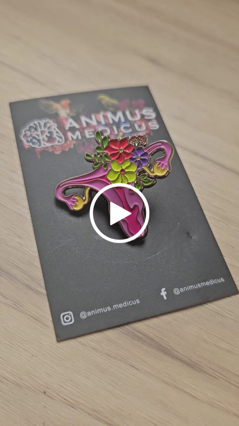 Customer video review of Uterus Anatomie Pin