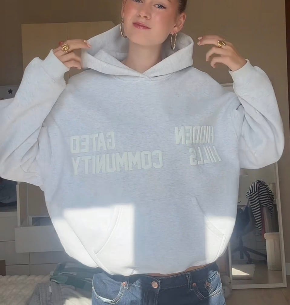 Customer photo review of GATED COMMUNITY HOODIE LIGHT GREY