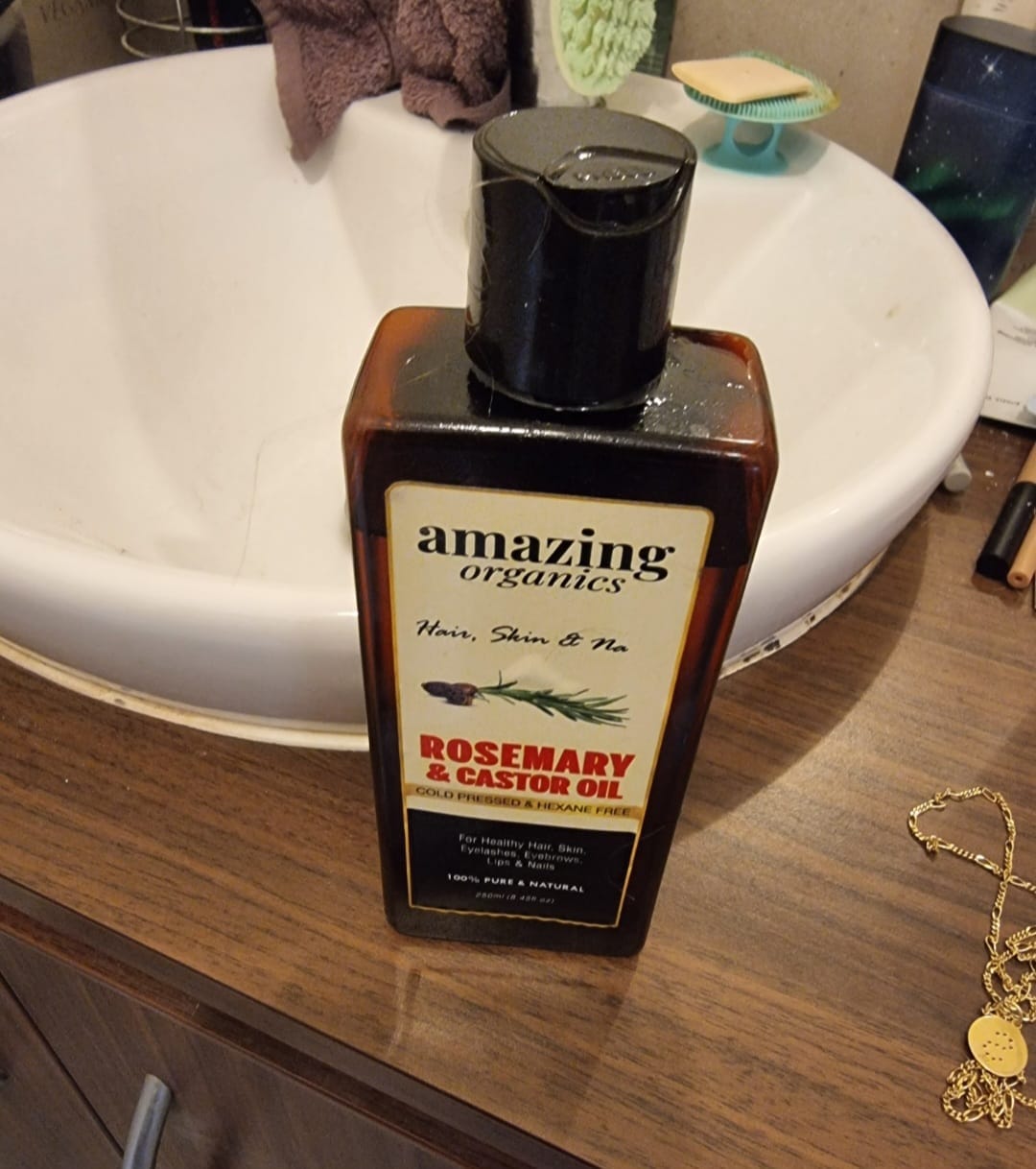 Customer photo review of Rosemary & Castor Hair Oil