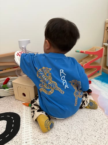 Customer photo review of Roar L/S layer tee
