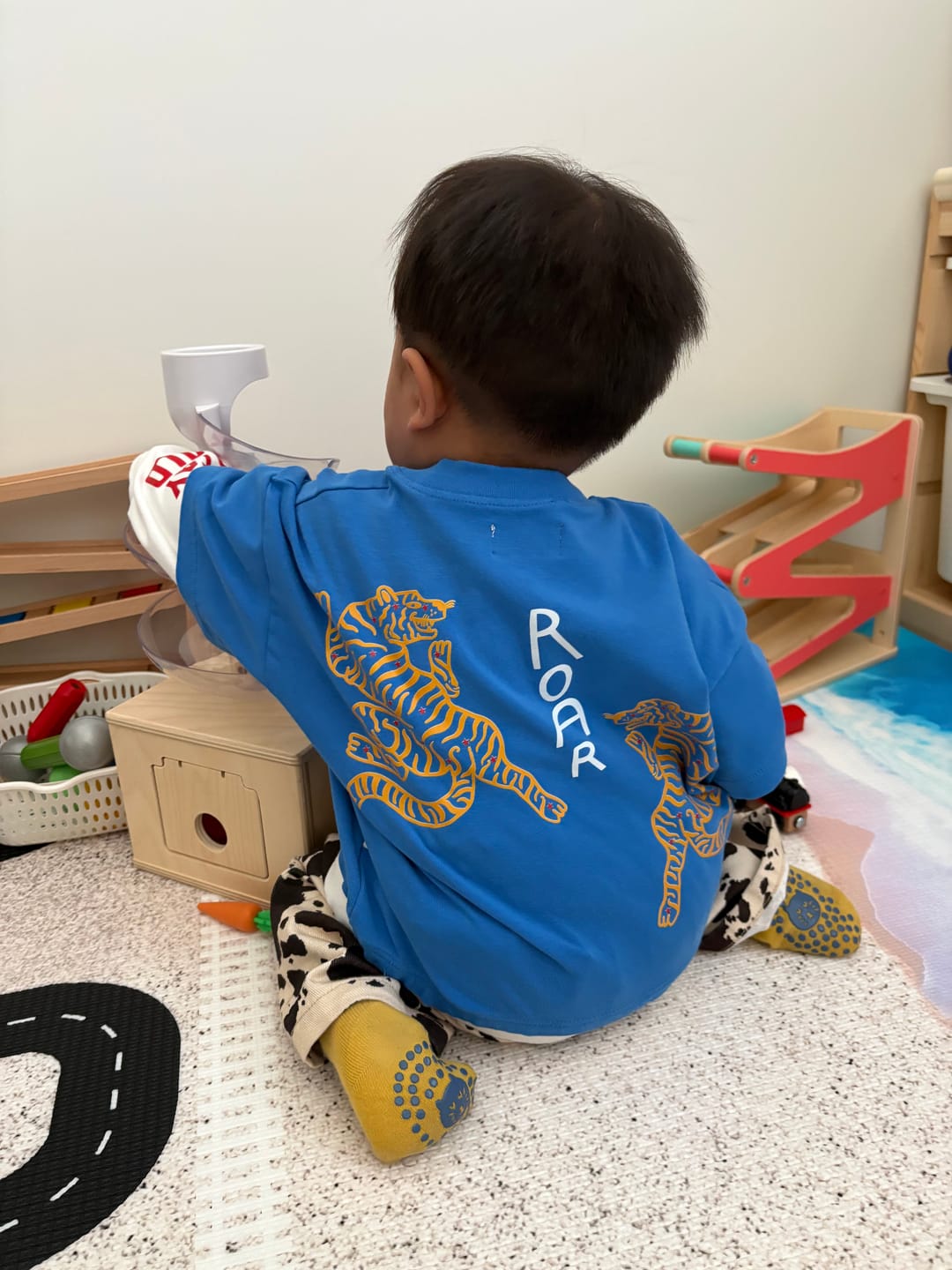 Customer photo review of Roar L/S layer tee