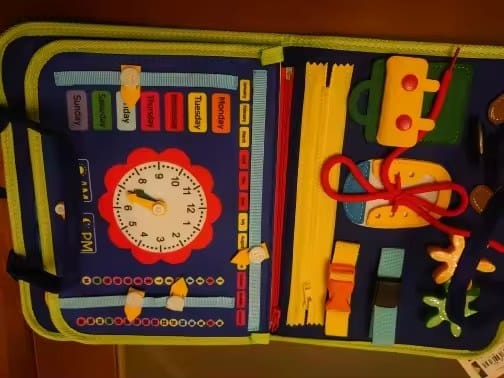 Customer photo review of Montessori Busy Book Kleinkind | Aktivitätsbuch Feinmotorik Lernspielzeug Selbstständigkeit
