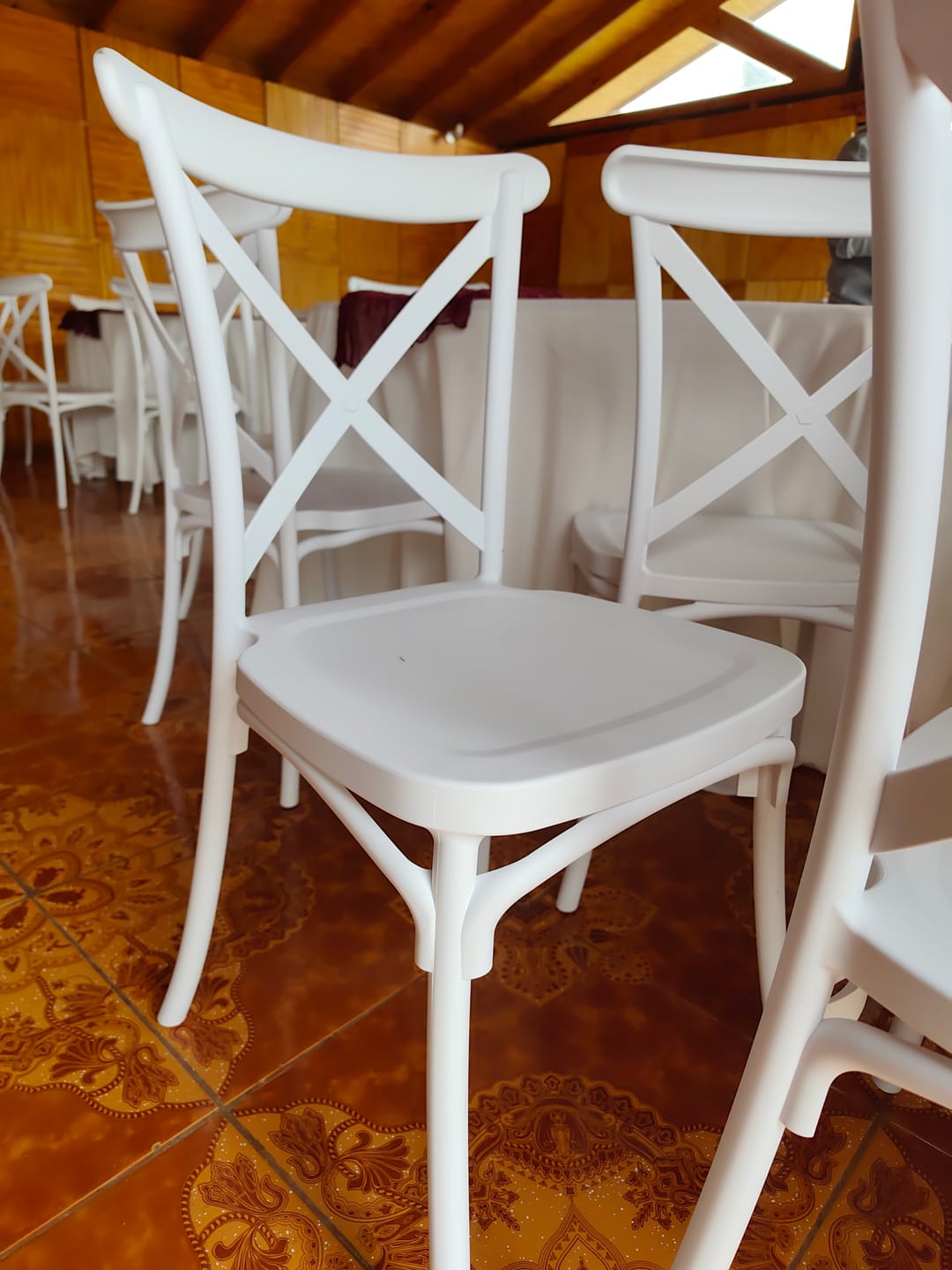 Customer photo review of Silla Crossback Danubio Polipropileno de Comedor o Terraza Exterior - Blanca