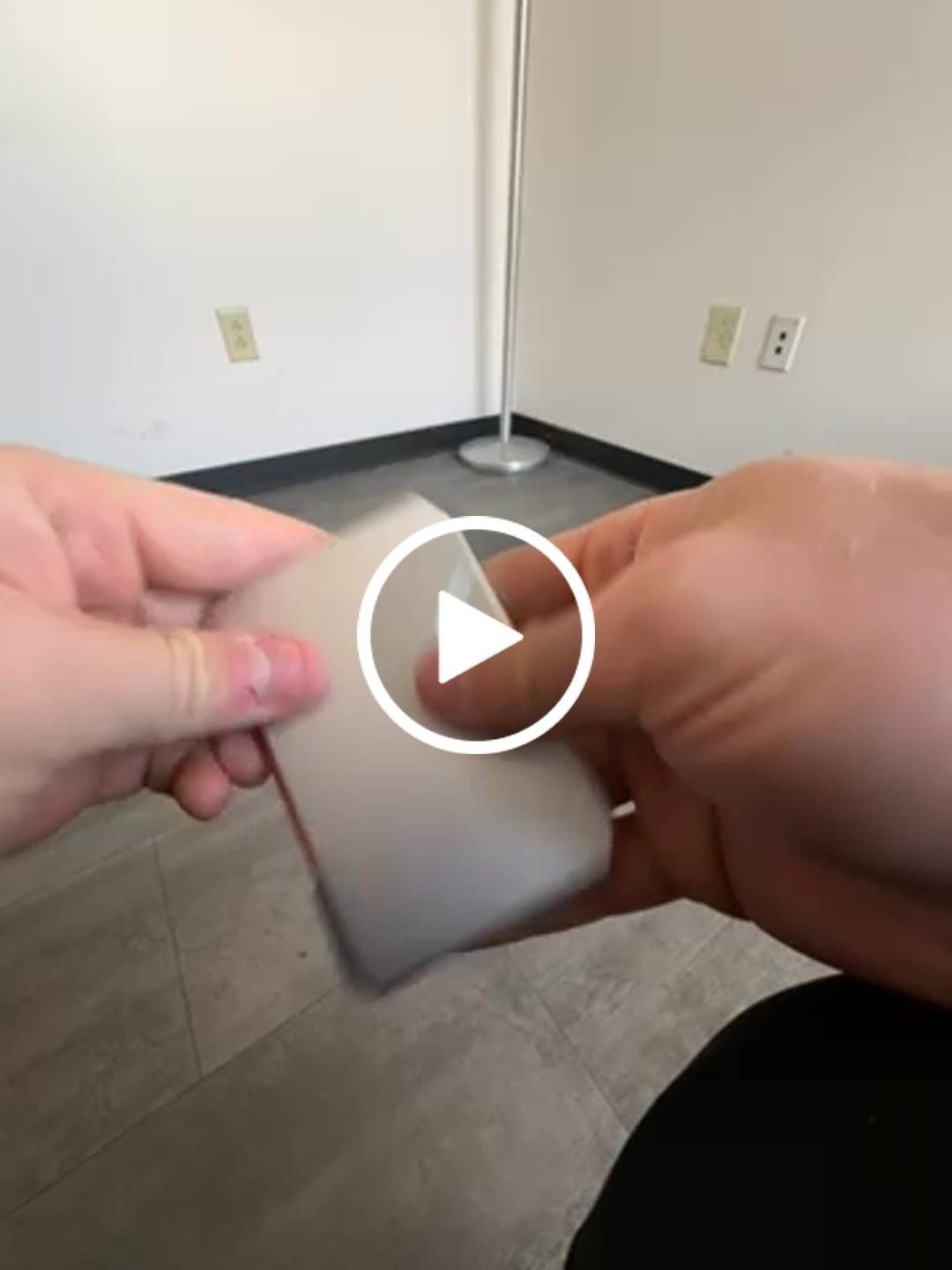 Customer video review of SK1 Slide Kick Wallet