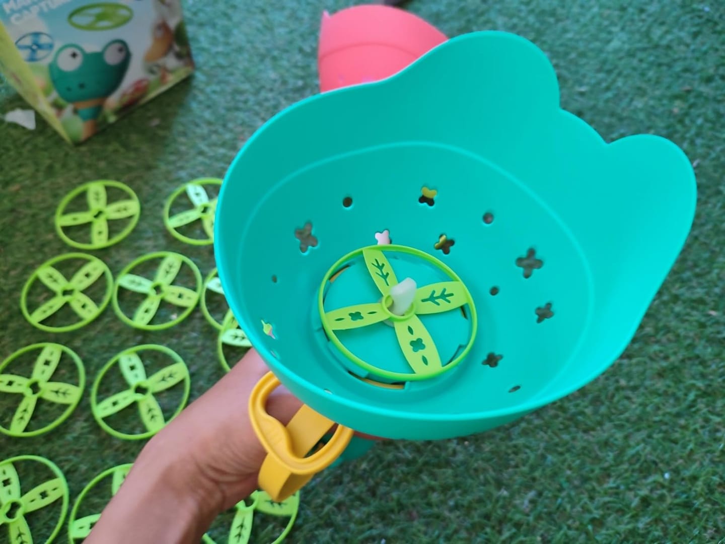 Customer photo review of Frosch Scheibenwerfer Kinderspielzeug | Fliegende Scheiben Outdoor Zugschnur UFO Starter