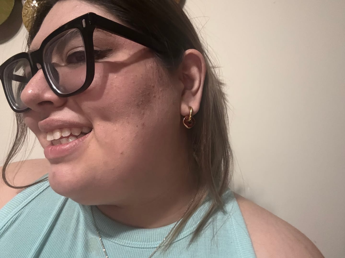 Customer photo review of Aretes Eira Rojos