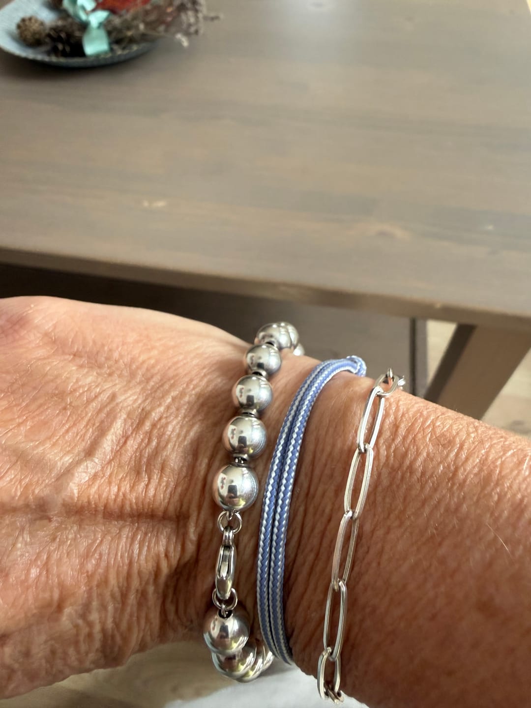 Customer photo review of Surfer Armband WHITE LAVENDEL dezent