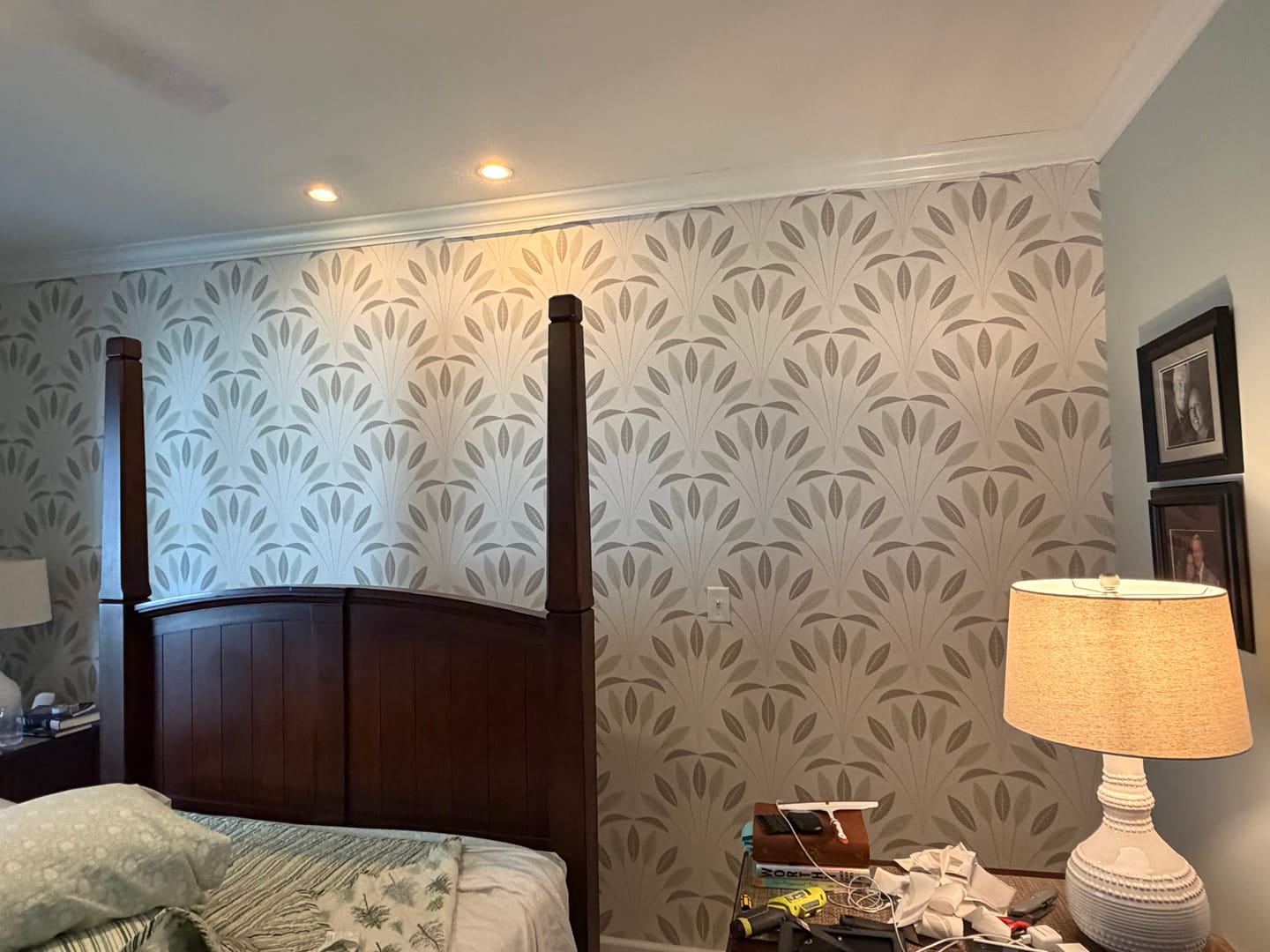 Customer photo review of Bonnie - Pattern of Pastel Leaves Wallpaper