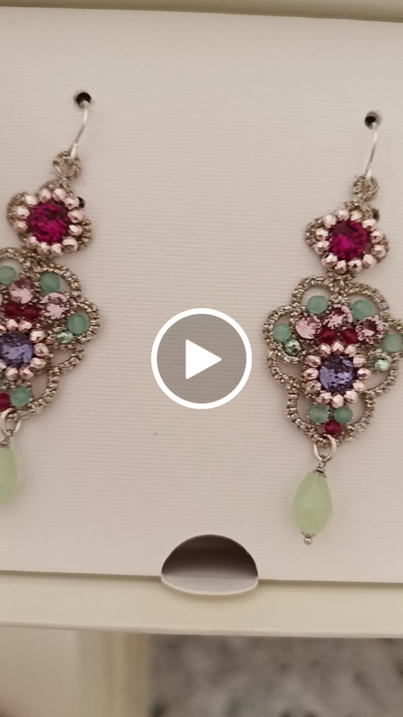Customer video review of Orecchini Macaron