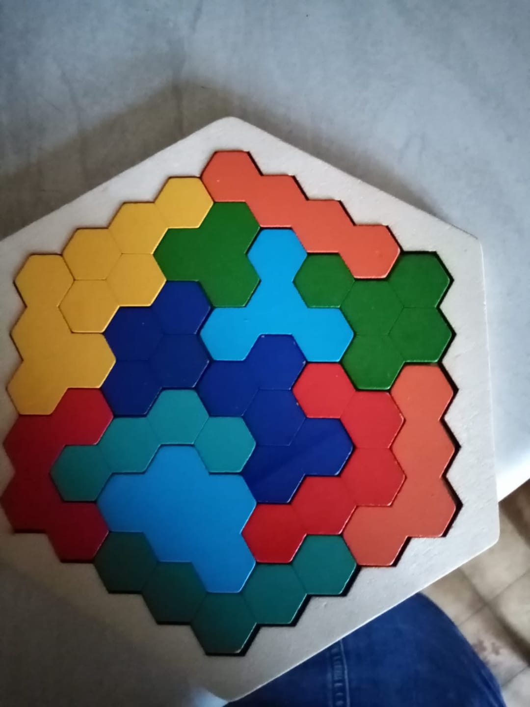 Customer photo review of Holz Hexagon Puzzle Lernspielzeug | Kognitives Motorikspiel Geometrie Kleinkind