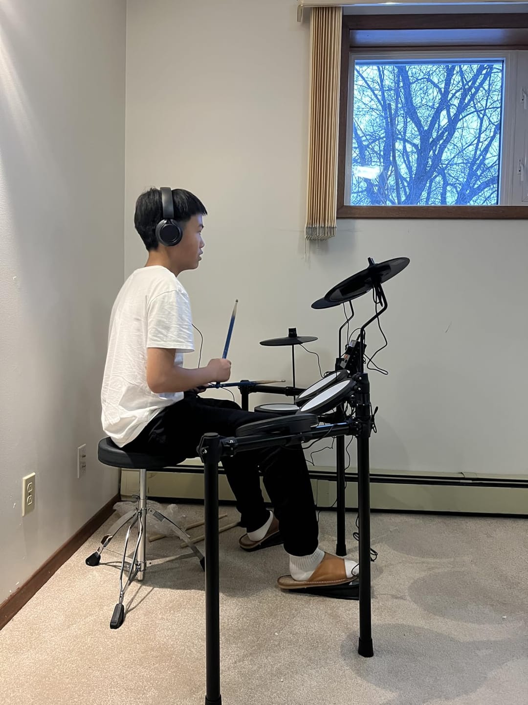 Customer photo review of Donner DED-70L Electronic Drum Set with LED Lights