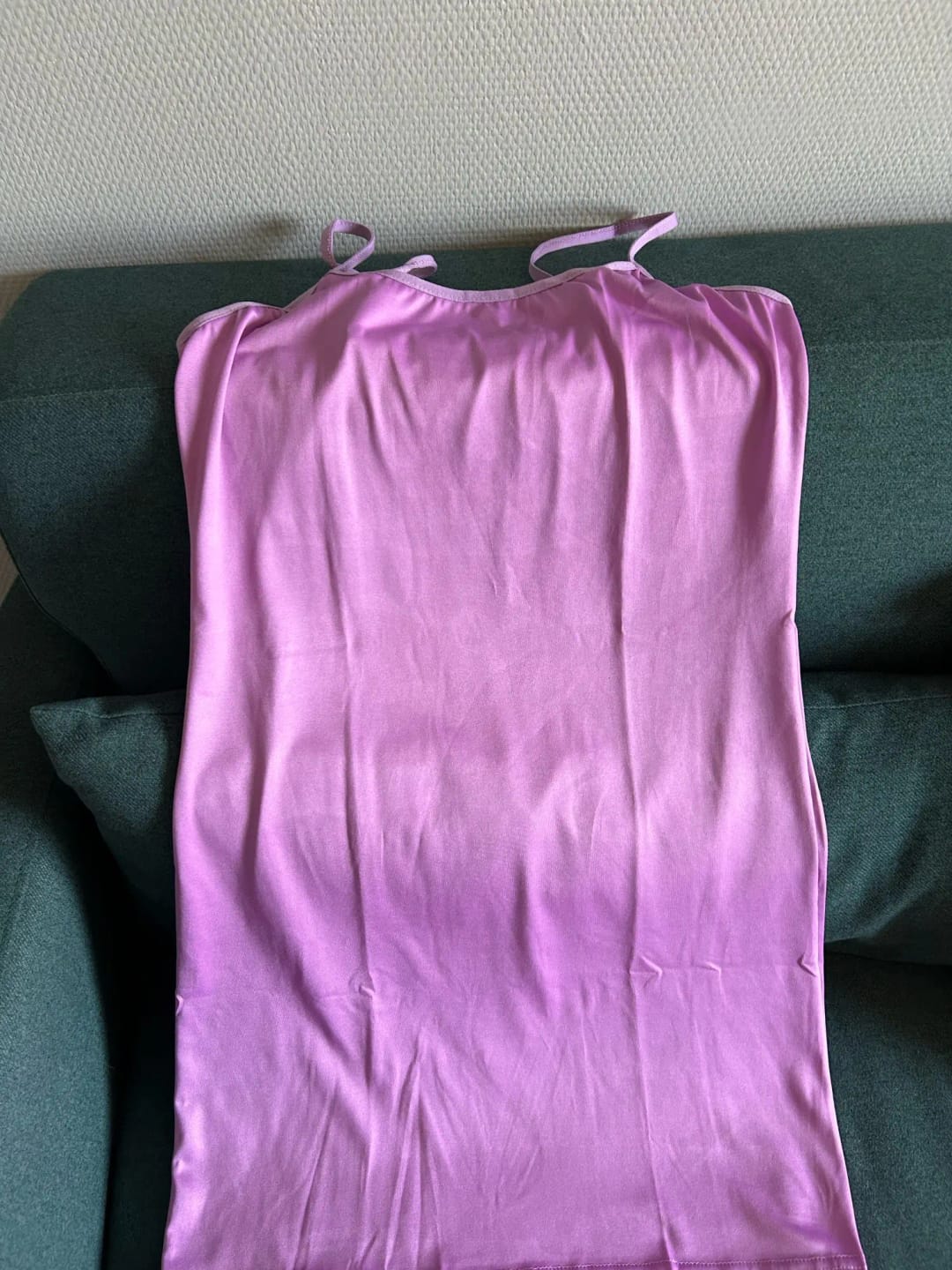 Customer photo review of Robe Léa – Mini robe moulante à fines bretelles