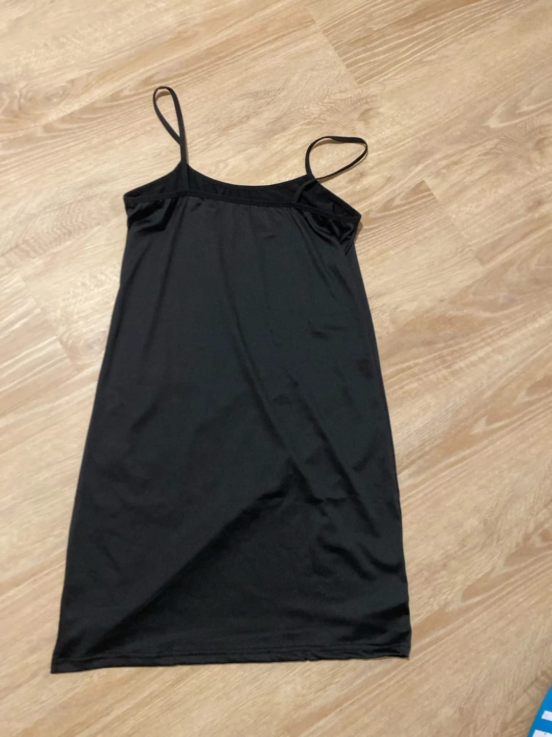 Customer photo review of Robe Léa – Mini robe moulante à fines bretelles