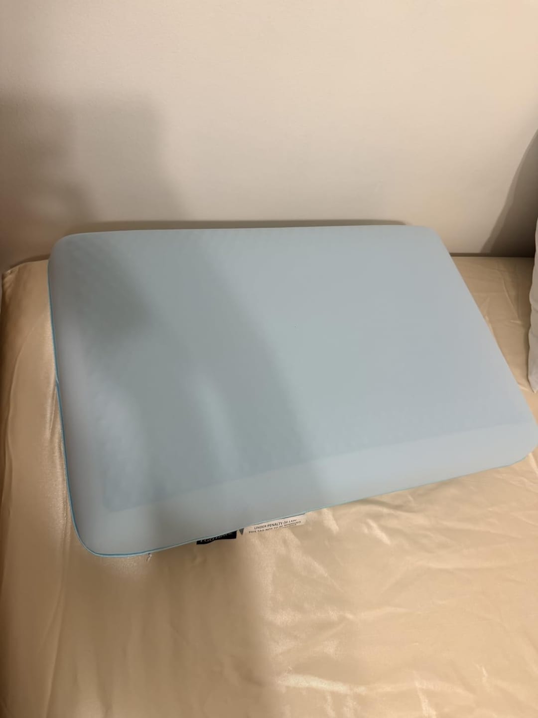 Customer photo review of Kühlendes Memory-Foam-Kissen CoolCloud