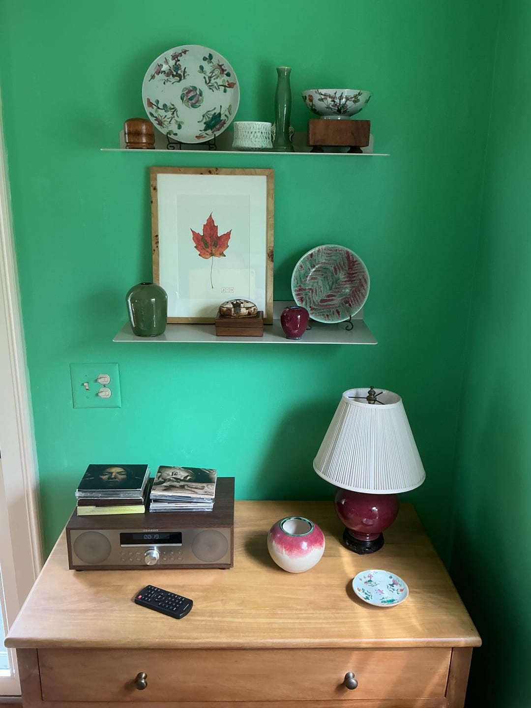 Customer photo review of Modern Metal Floating Shelf - Minimalist Wall Storage & Display