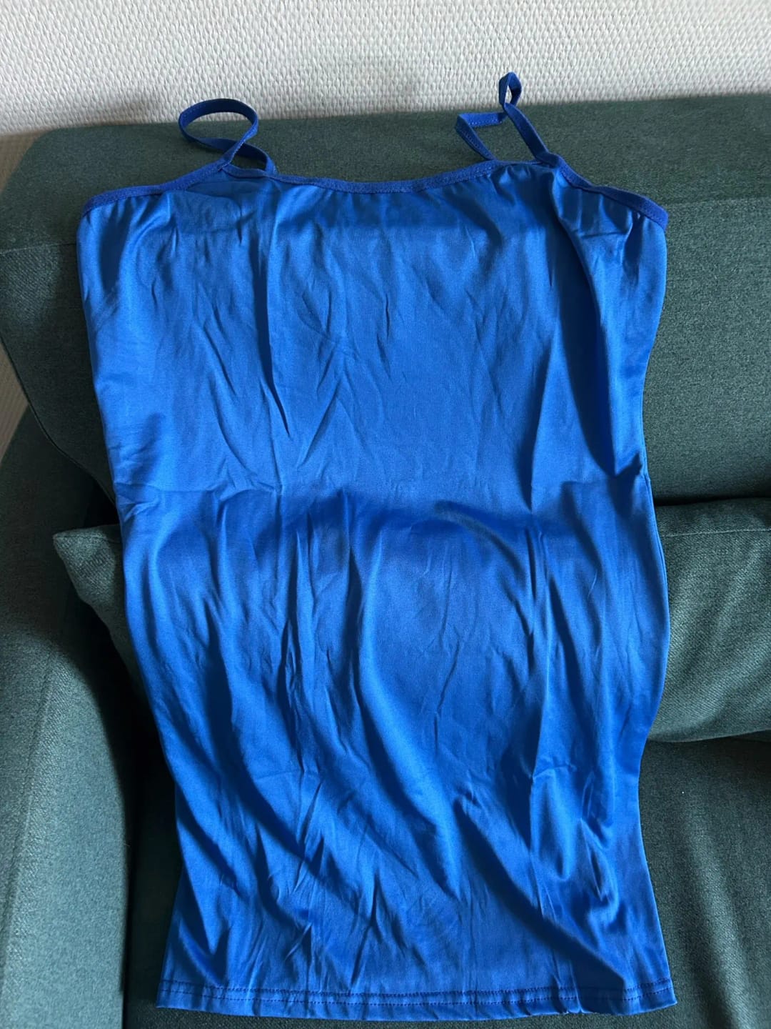 Customer photo review of Robe Léa – Mini robe moulante à fines bretelles
