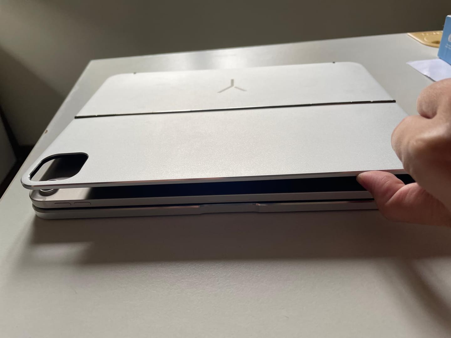 Customer photo review of Brydge MAX 11.0 - Aluminum Keyboard for iPad Air & Pro 11"