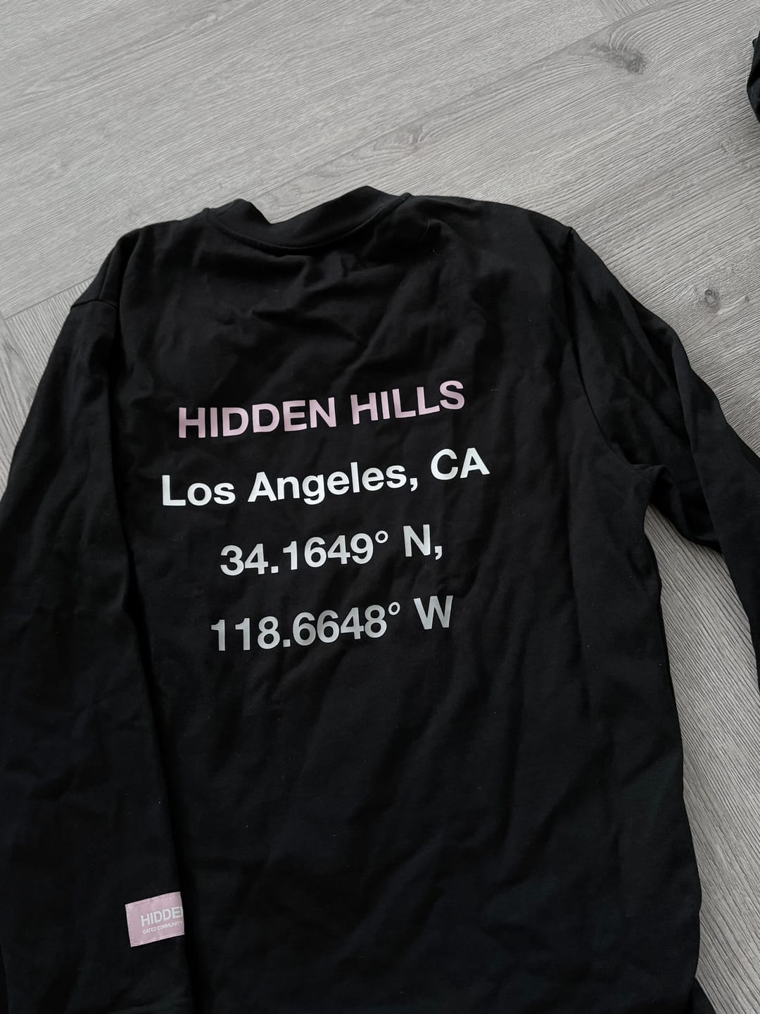 Customer photo review of GRADIENT LOGO LONGSLEEVE T-SHIRT PINK/BLACK