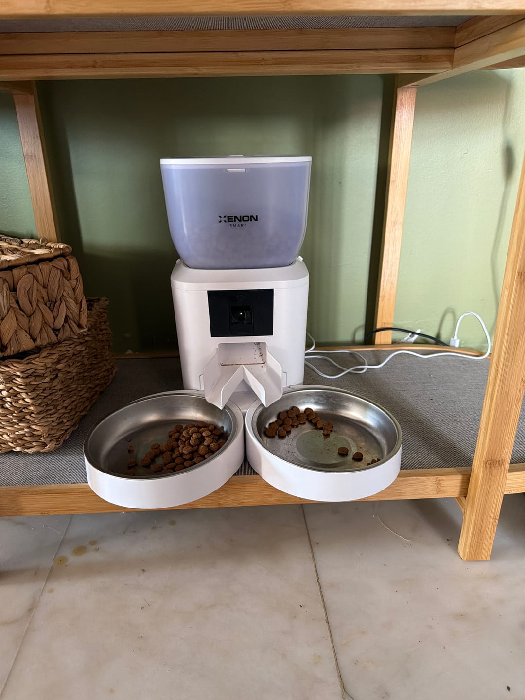 Customer photo review of Otomatik Mama Kabı (Kameralı) | Çelik Çift Kaseli, 4L, 1080P, 2MP, Sesli, Akıllı Mama Kabı