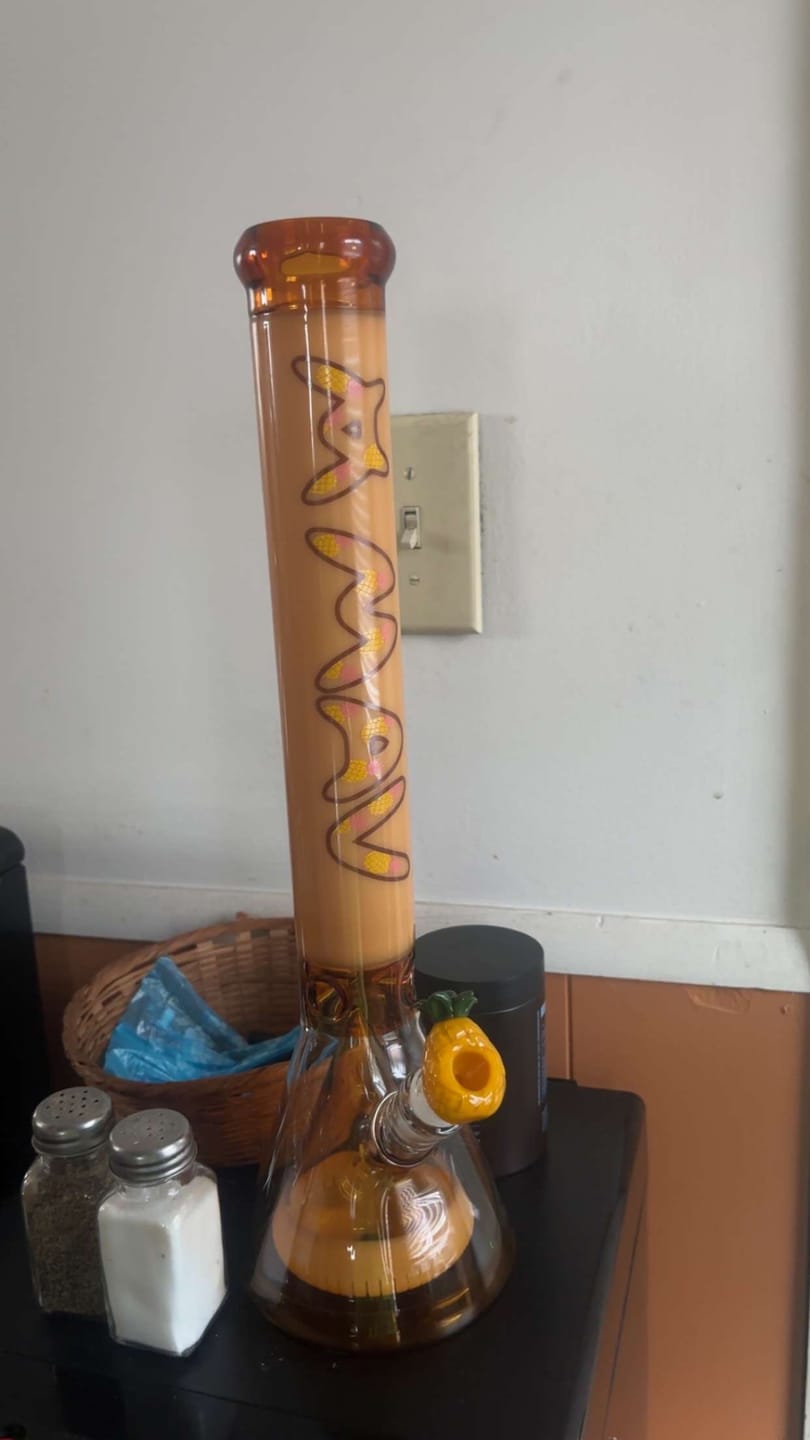 Customer photo review of butter pyramid Pineapple 18" Full Color Beaker Bong x Empire Glassworks Pineapple Bowl