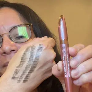 Customer photo review of Lunga Tenuta Matita Sopracciglia Impermeabile Effetto Naturale