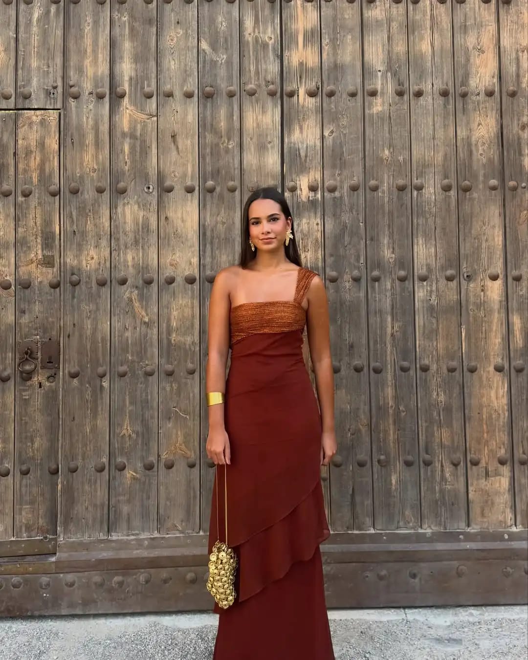 Customer photo review of Paula - Elegante Vestido Largo Sin Mangas con Volantes en Cascada
