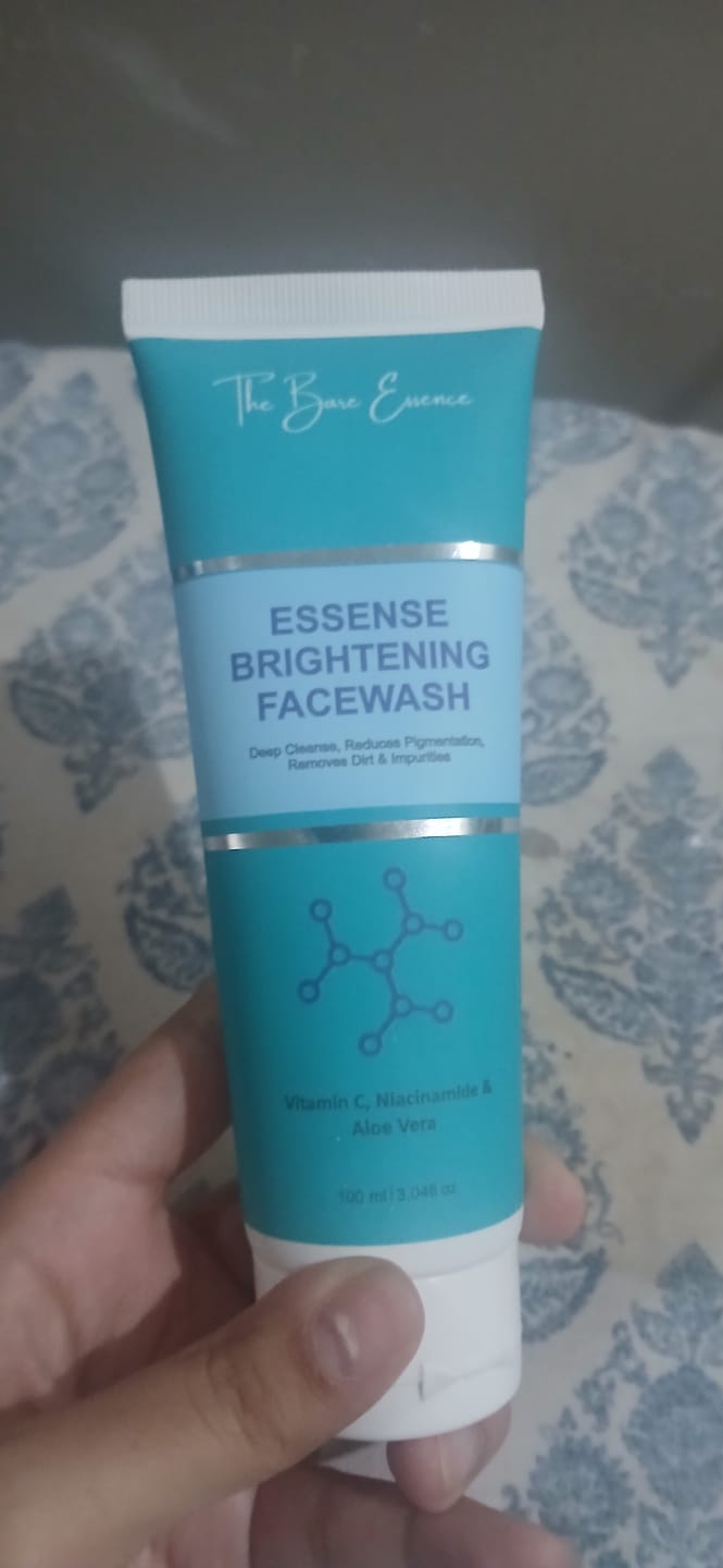 Customer photo review of Essense Deep Cleansing Facewash